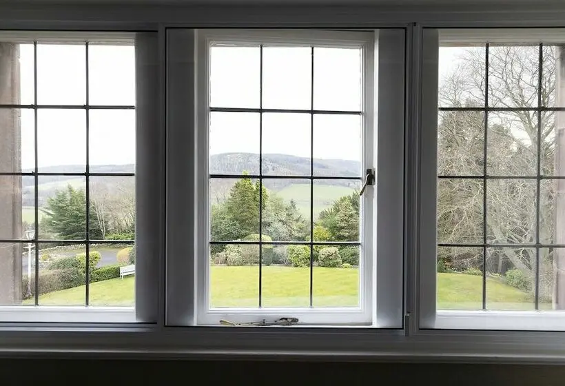 Classic Room Double Bed, Windlestraw