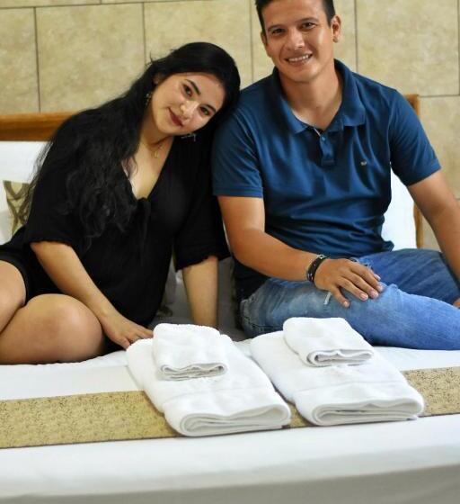 اتاق لوکس, Studio 69 Apart