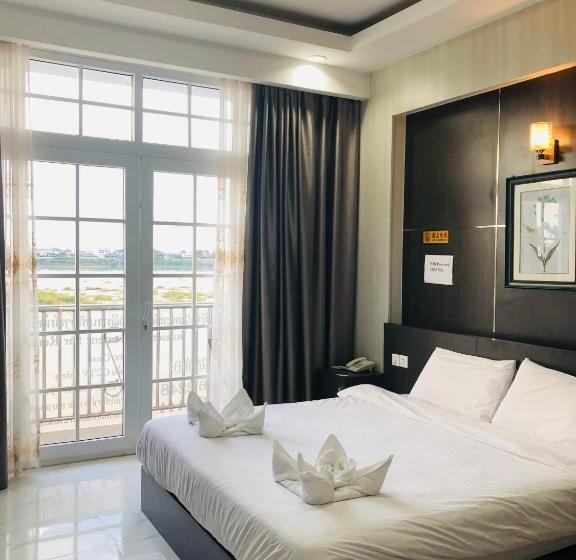 استودیوی استاندارد, Sunset Mekong Apartment