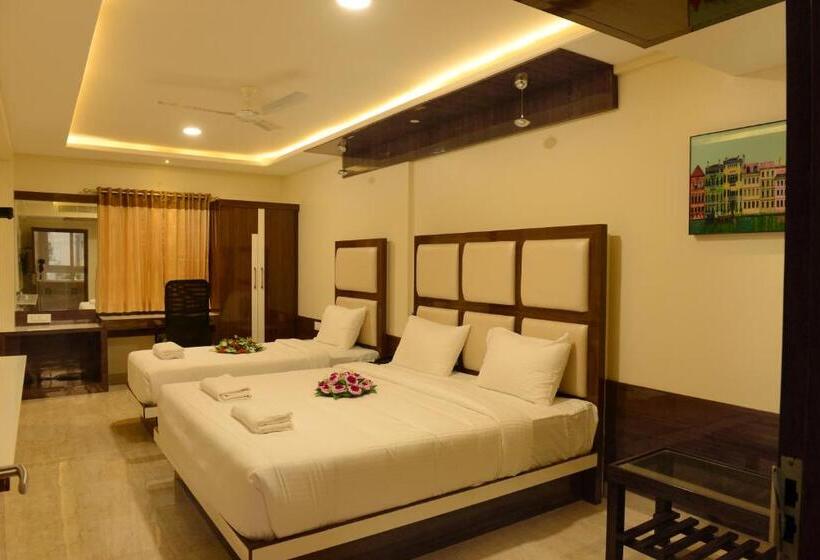 디럭스 트리플 룸, Stm Palace