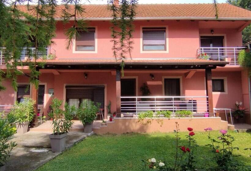 اتاق استاندارد سه تخته با سرویس بهداشتی مشترک, Prenoćište Aleksandar