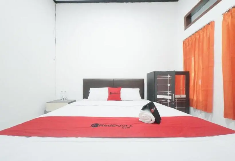 デラックスルーム, Reddoorz Syariah Near Mall Roxy Banyuwangi 2