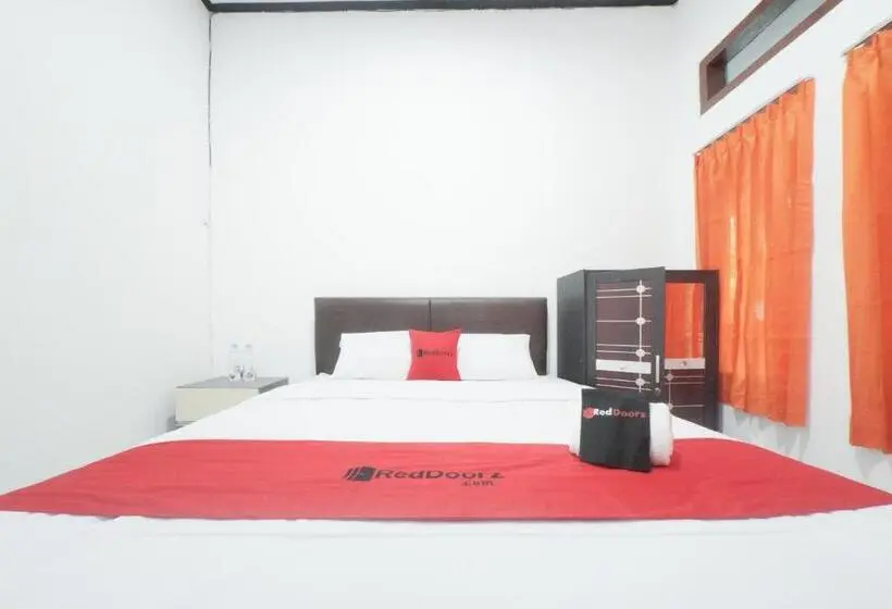 デラックスルーム, Reddoorz Syariah Near Mall Roxy Banyuwangi 2