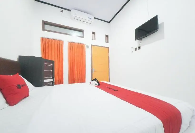 デラックスルーム, Reddoorz Syariah Near Mall Roxy Banyuwangi 2