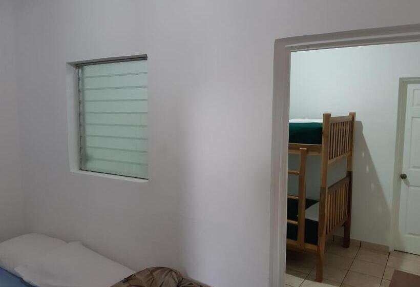 اتاق خانوادگی, Las Casitas Hostal Ataco