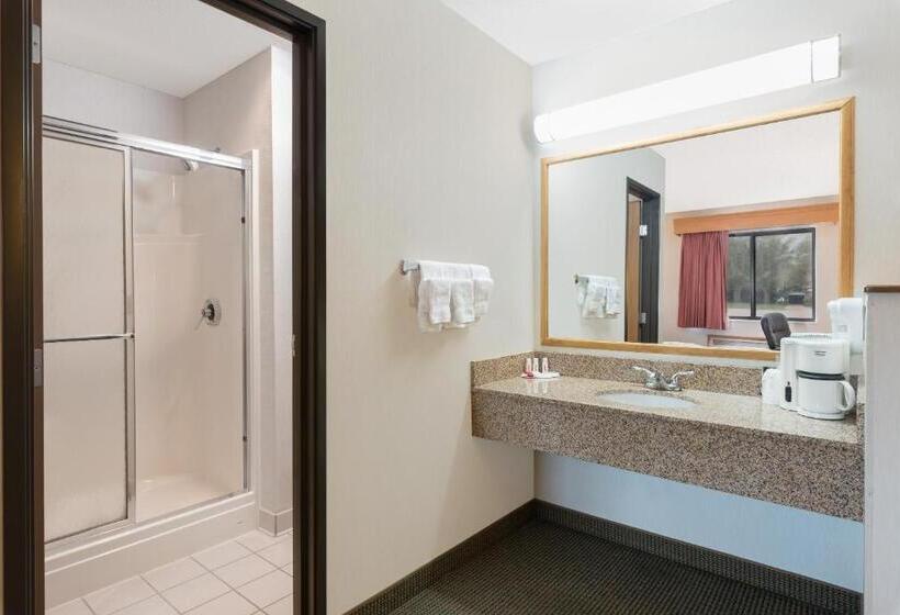 جناح سرير كينج, Baymont By Wyndham Hot Springs