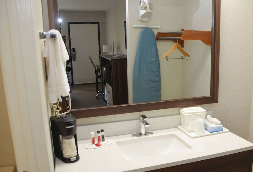 חדר דלוקס מותאם לאנשים עם מוגבלויות, Baymont By Wyndham Santee