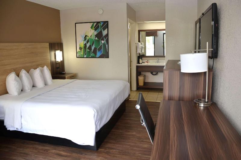 חדר סטנדרט עם מיטת קינג, Baymont By Wyndham Santee