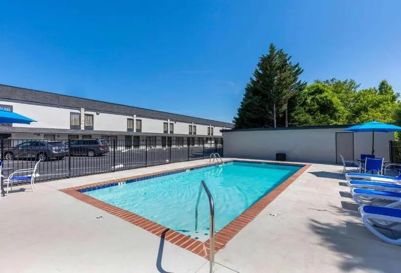身障者適用キングサイズベッドルーム, Quality Inn Cleveland North