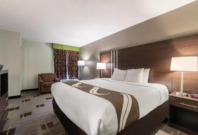 クイーンサイズベッドのスタンダードルーム, Quality Inn Cleveland North