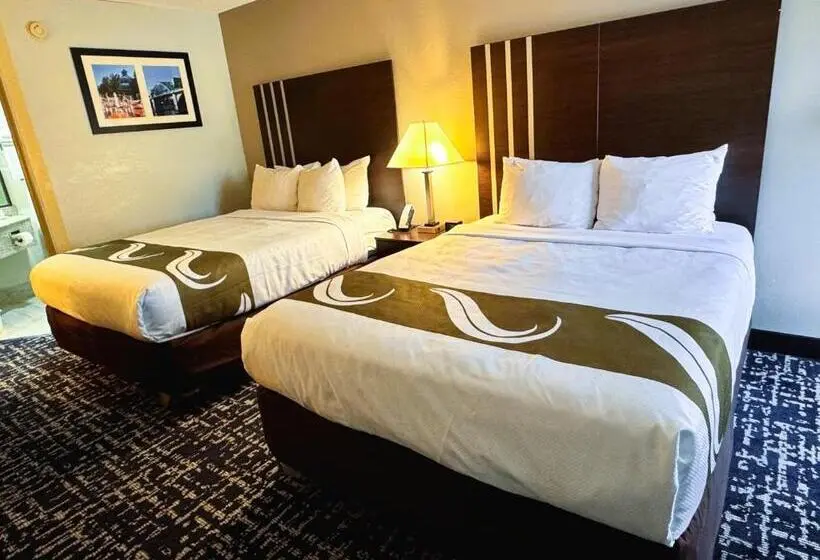スタンダードルーム, Quality Inn Cleveland North