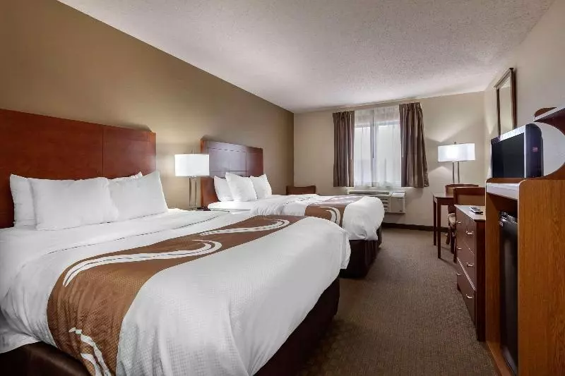 Standard Neljän Hengen Huone, Quality Inn Hays I70
