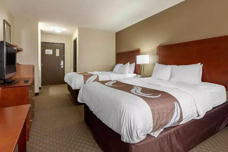 Standard Neljän Hengen Huone, Quality Inn Hays I70