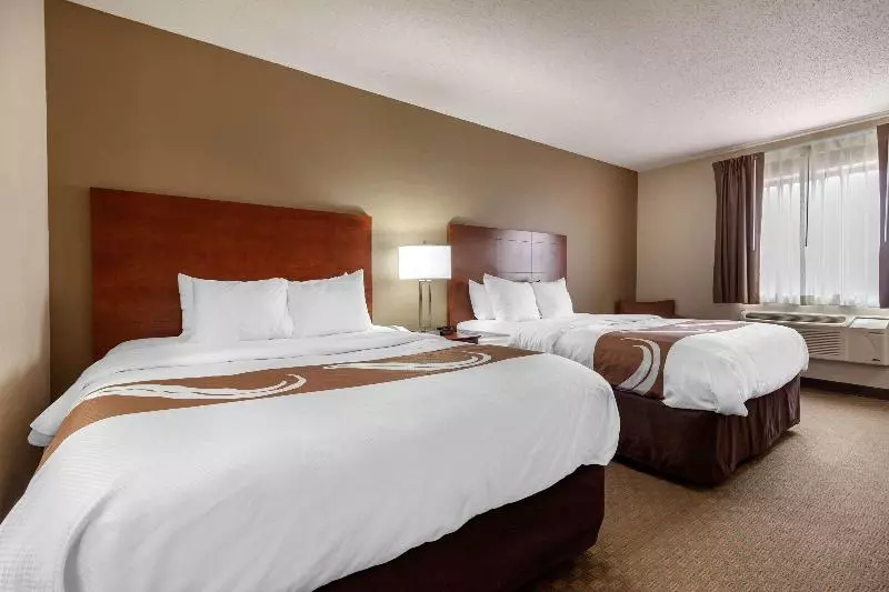Standard Neljän Hengen Huone, Quality Inn Hays I70