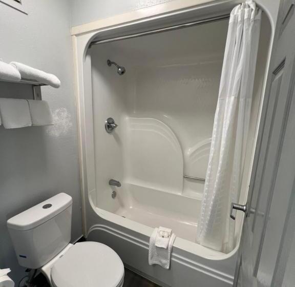 غرفة قياسية رباعية, Quality Inn