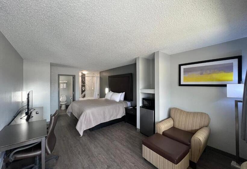 스위트 킹사이즈 침대, Quality Inn
