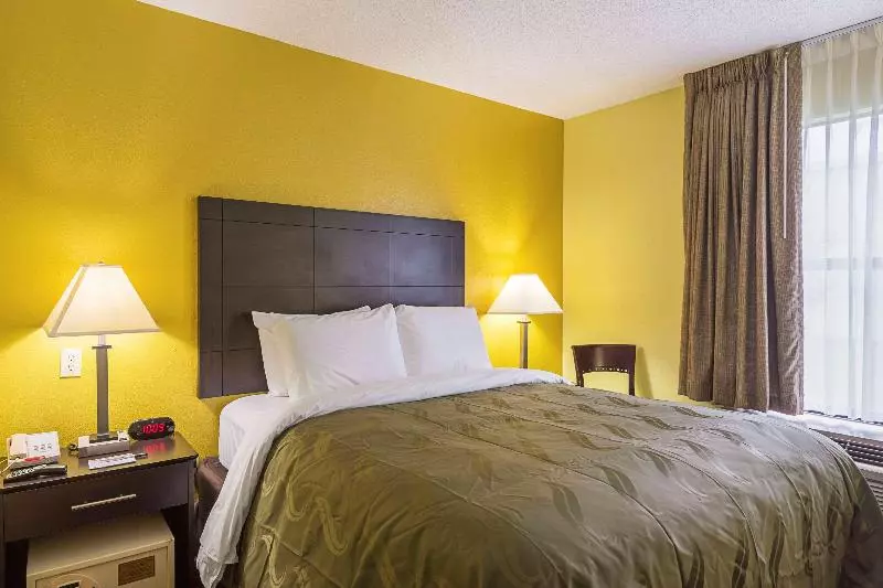 キングサイズベッドのスタンダードルーム, Quality Inn Washington Nc