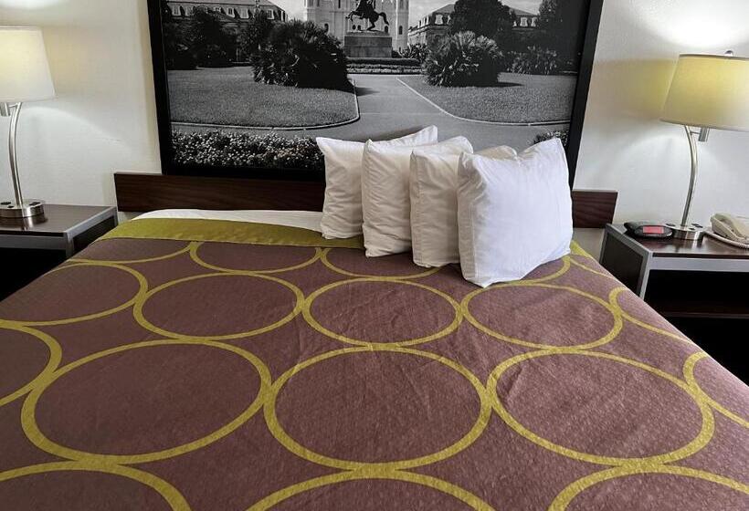 带大床的标准间, Super 8 By Wyndham Slidell