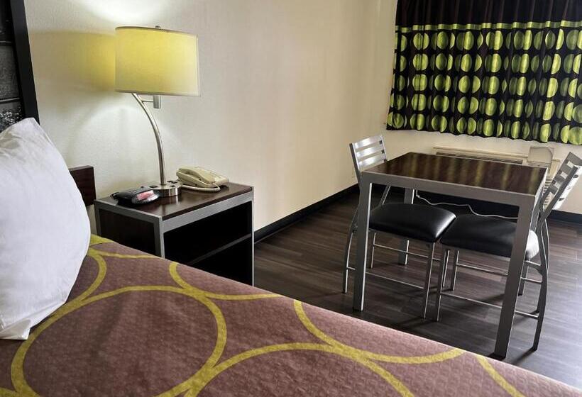 带大床的标准间, Super 8 By Wyndham Slidell