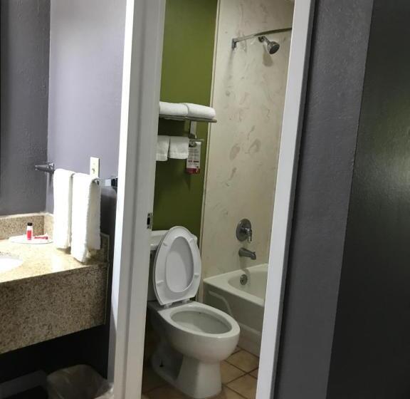 标准间, Super 8 By Wyndham Slidell