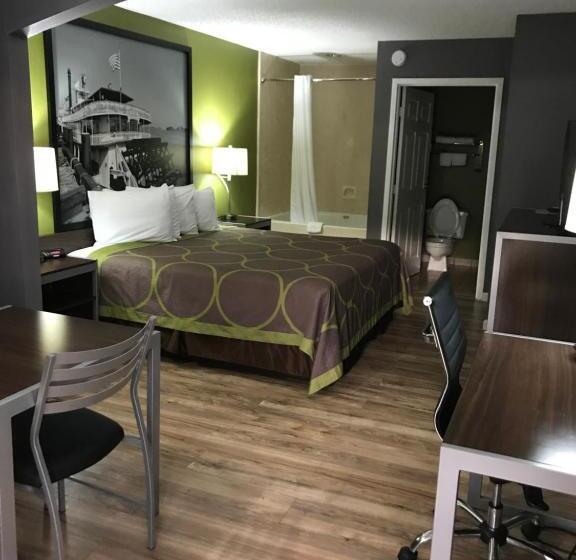 带大床的豪华间, Super 8 By Wyndham Slidell