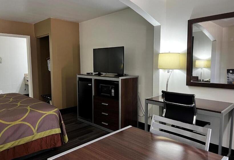 带大床的豪华间, Super 8 By Wyndham Slidell