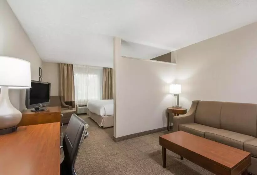 キングサイズベッドのジュニアスイート, Wyndham Garden Hotel Cross Lanes Charleston