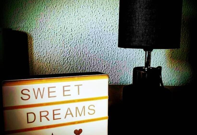 带共用浴室的标准房间, Sublime Sun & Van By Meco Stays