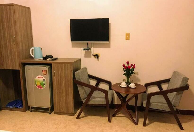 اتاق خانوادگی, Na Nue