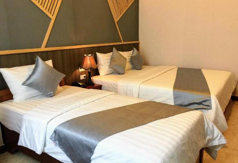 اتاق لوکس سه تخته, Na Nue