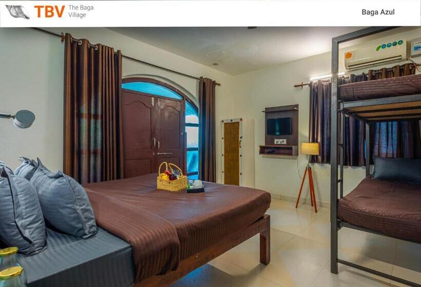 발코니가 있는 4인용 스탠다드 룸, The Baga Village Tbv