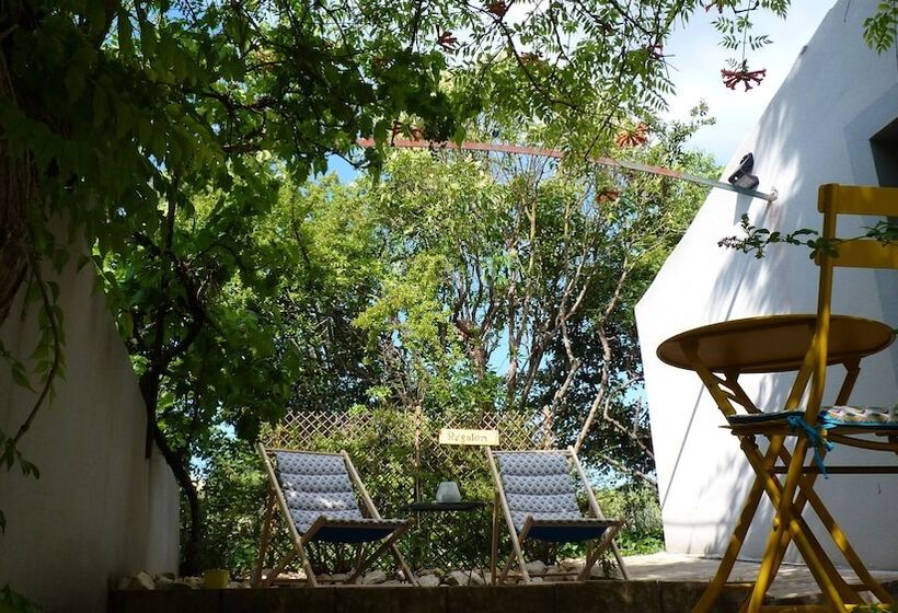 ファミリールーム, Le Mas De La Diligence