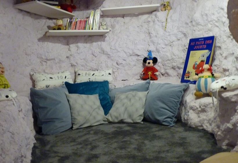 ファミリールーム, Le Mas De La Diligence