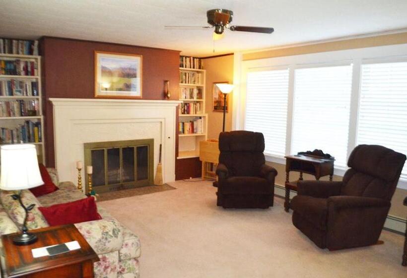 منزل 3 غرف نوم, Colony Inn