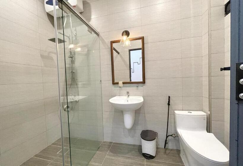 اتاق لوکس با بالکن, Daisy House