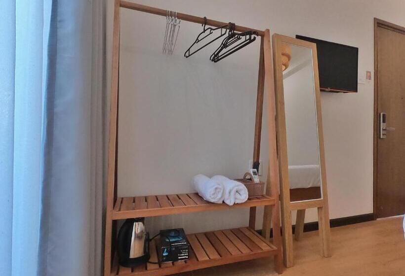 اتاق استاندارد, Daisy House