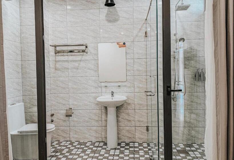 اتاق استاندارد, Daisy House