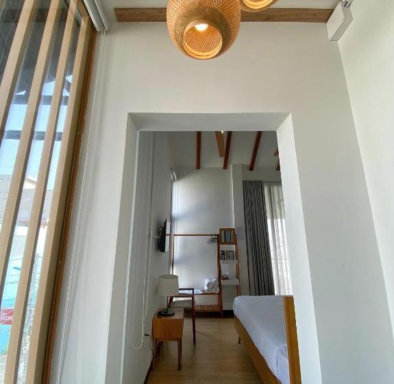 اتاق استاندارد چهارنفره با بالکن, Daisy House