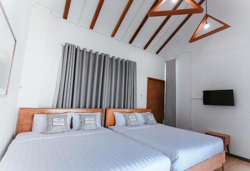 اتاق استاندارد چهارنفره با بالکن, Daisy House