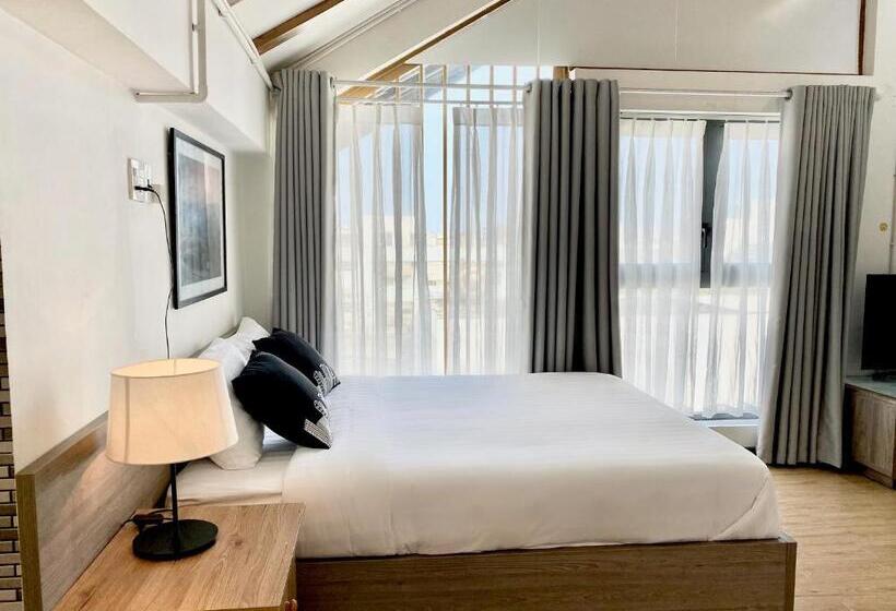 استودیو استاندارد با تخت کینگ, Daisy House