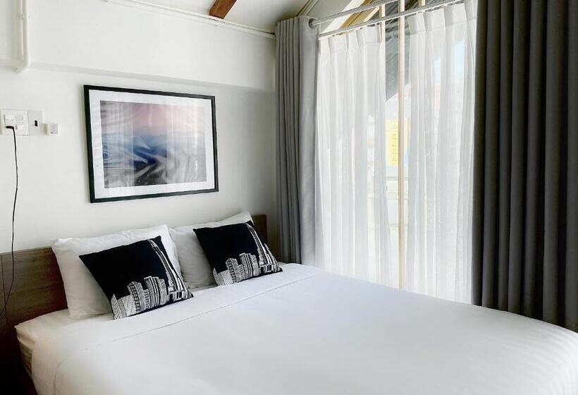 استودیو استاندارد با تخت کینگ, Daisy House