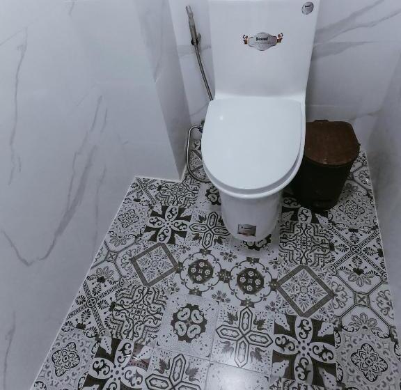 اتاق استاندارد سه تخته با چشمانداز, Daisy House