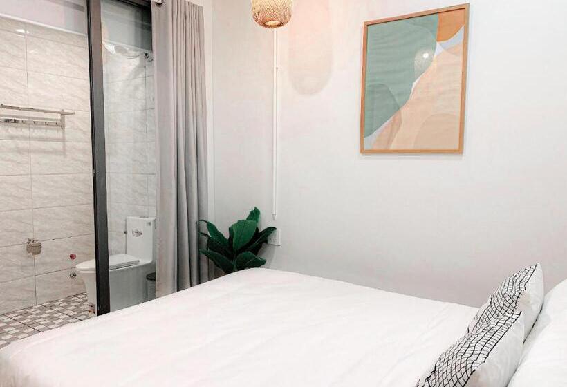 اتاق سوپریور, Daisy House