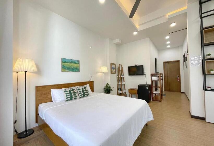 اتاق لوکس با بالکن, Daisy House