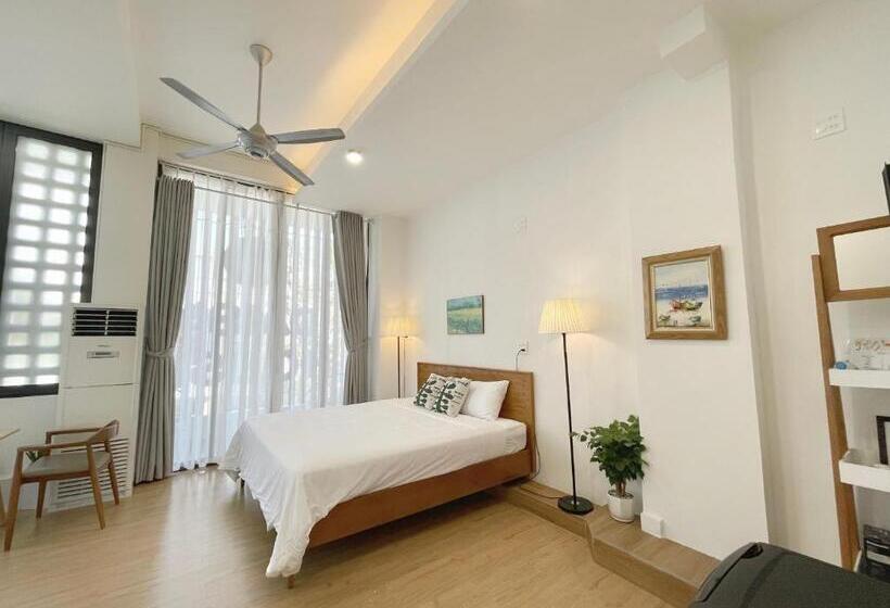 اتاق لوکس با بالکن, Daisy House