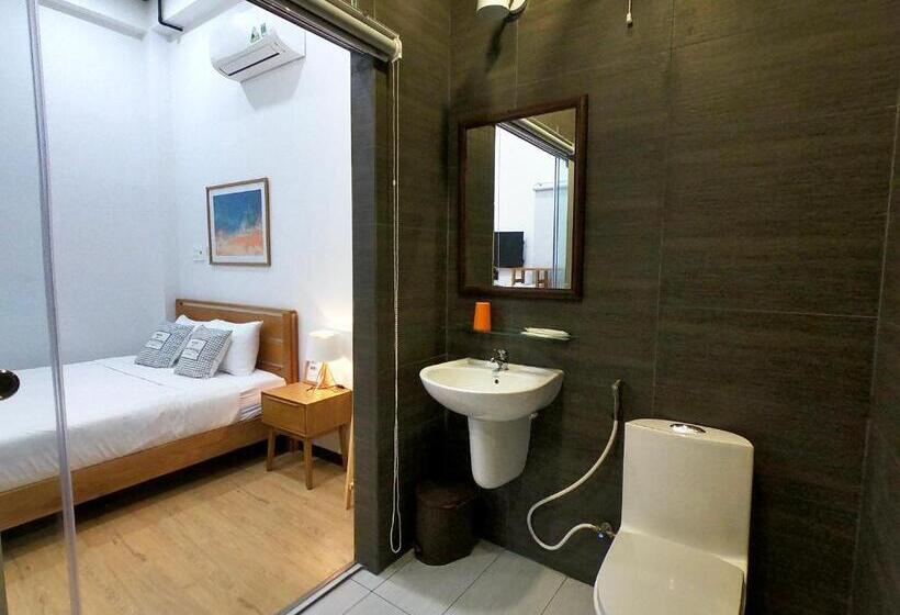 اتاق استاندارد, Daisy House