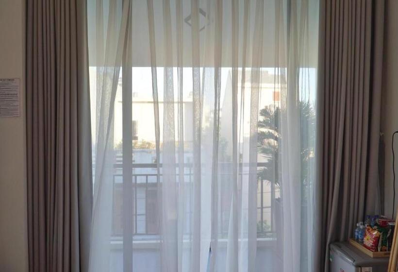 اتاق استاندارد چهارنفره با بالکن, Daisy House