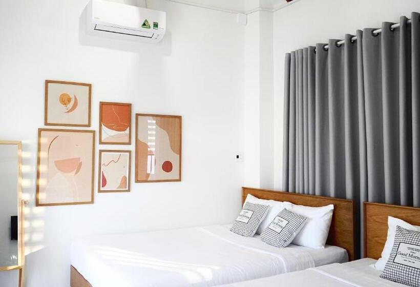 اتاق استاندارد چهارنفره با بالکن, Daisy House