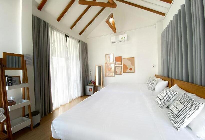 اتاق استاندارد چهارنفره با بالکن, Daisy House