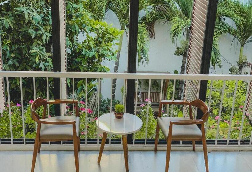 اتاق استاندارد چهارنفره با بالکن, Daisy House